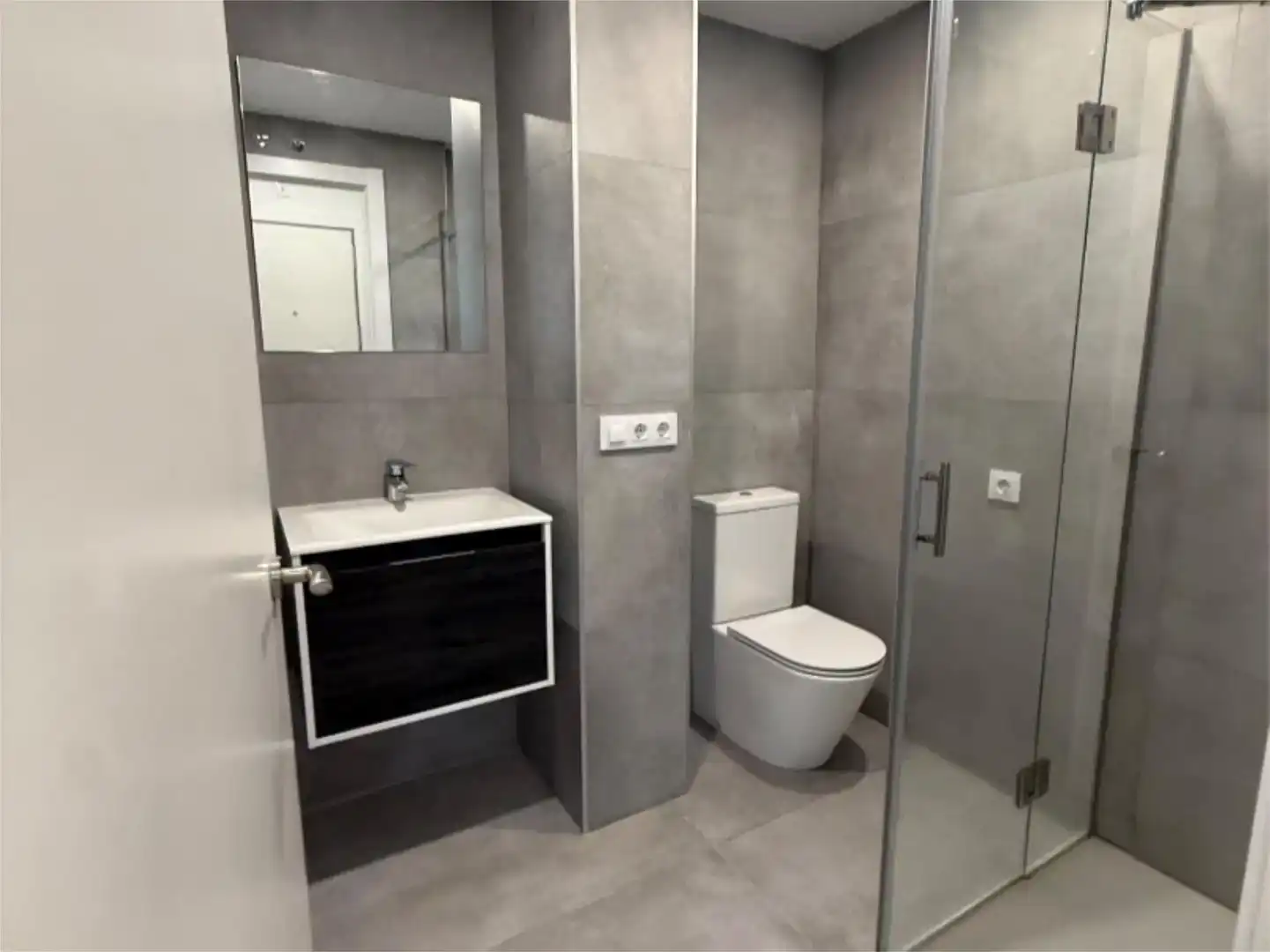 Badezimmer von Wohnung zur Miete in Benicarló mit Klimaanlage, Privatgarten und Möbliert