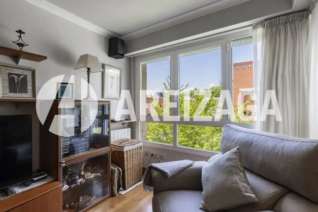 Bedroom of Flat for sale in Donostia - San Sebastián   with Heating, Terrace and Storage room