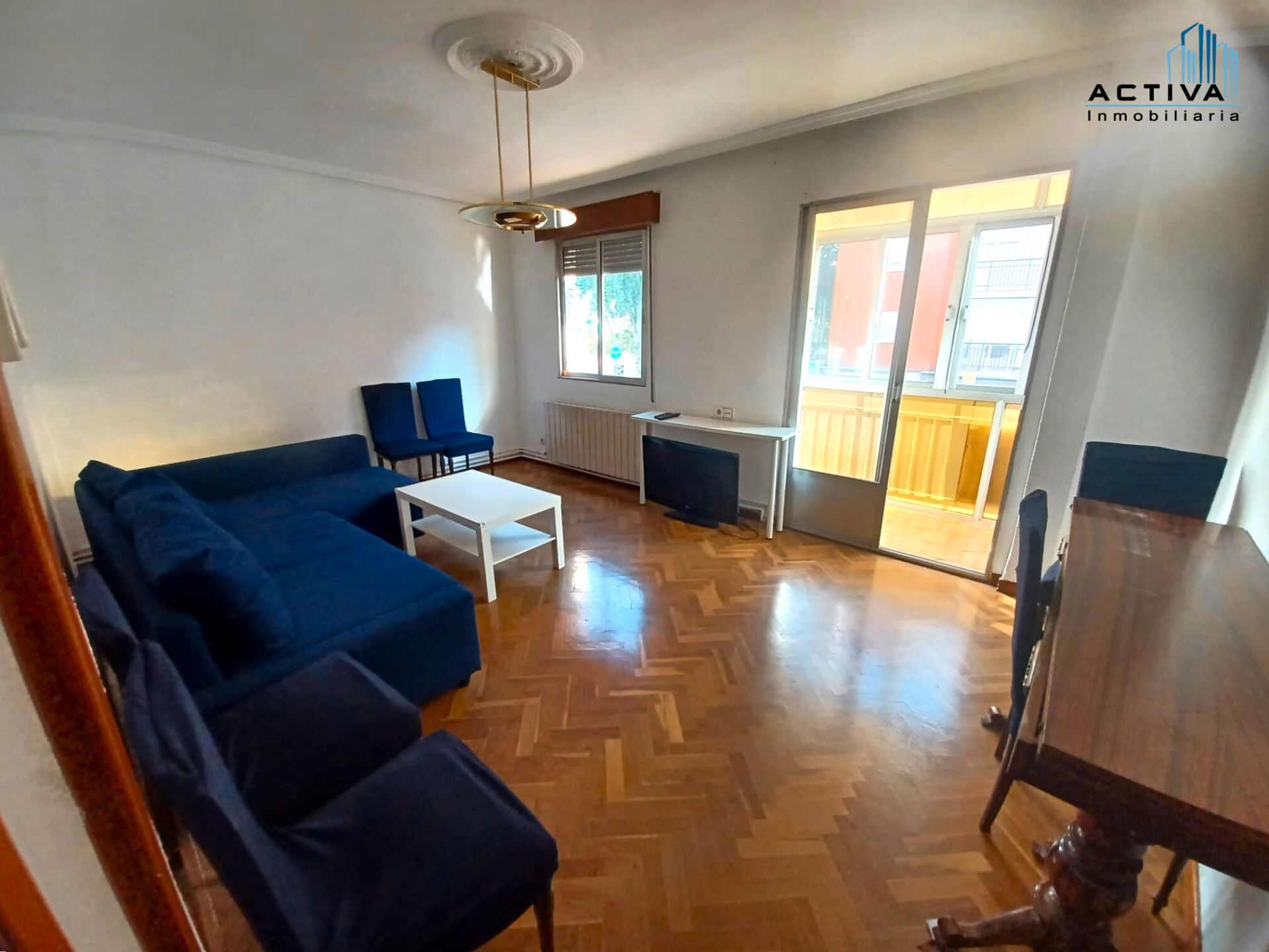 Living room of Flat for sale in Valladolid Capital  with Heating, Parquet flooring and Terrace