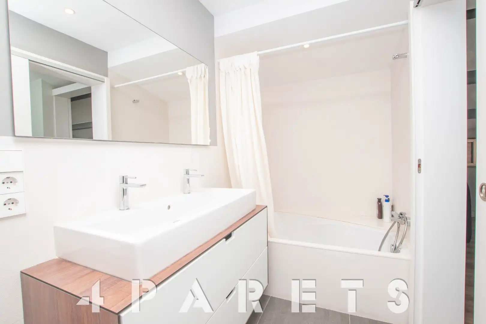 Baño de Casa adosada de alquiler en Vilassar de Dalt con Aire acondicionado, Calefacción y Jardín privado