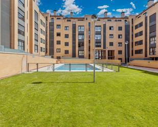 Swimming pool of Flat to rent in Arroyo de la Encomienda