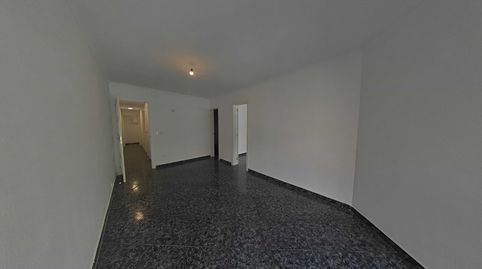 Foto 3 de Piso en venta en Ps Salzareda, Riu Sud, Santa Coloma de Gramenet
