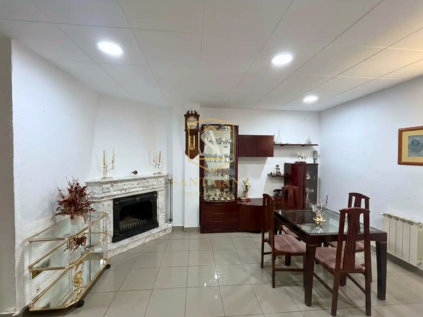 Wohnzimmer von Einfamilien-Reihenhaus zum Verkauf in Badalona mit Klimaanlage, Heizung und Parkett