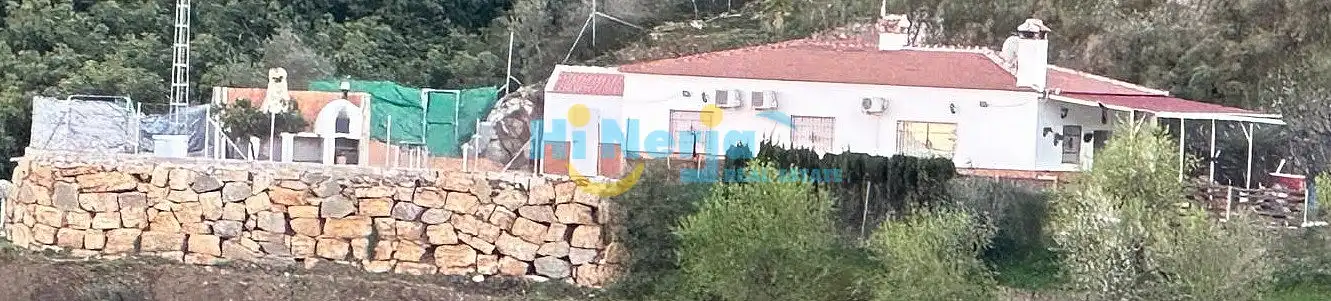 Vista exterior de Casa o xalet de lloguer en Arenas amb Aire condicionat, Calefacció i Terrassa
