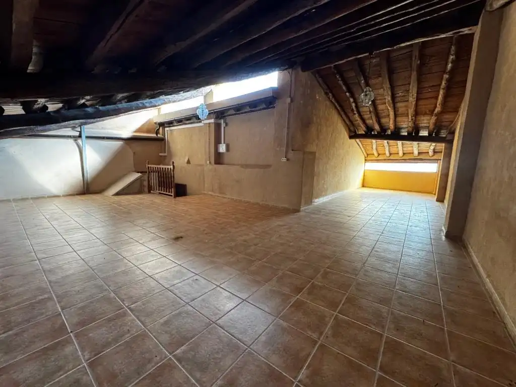 Casa adosada en venta en Valderrobres con Calefacción, Horno y Lavadora