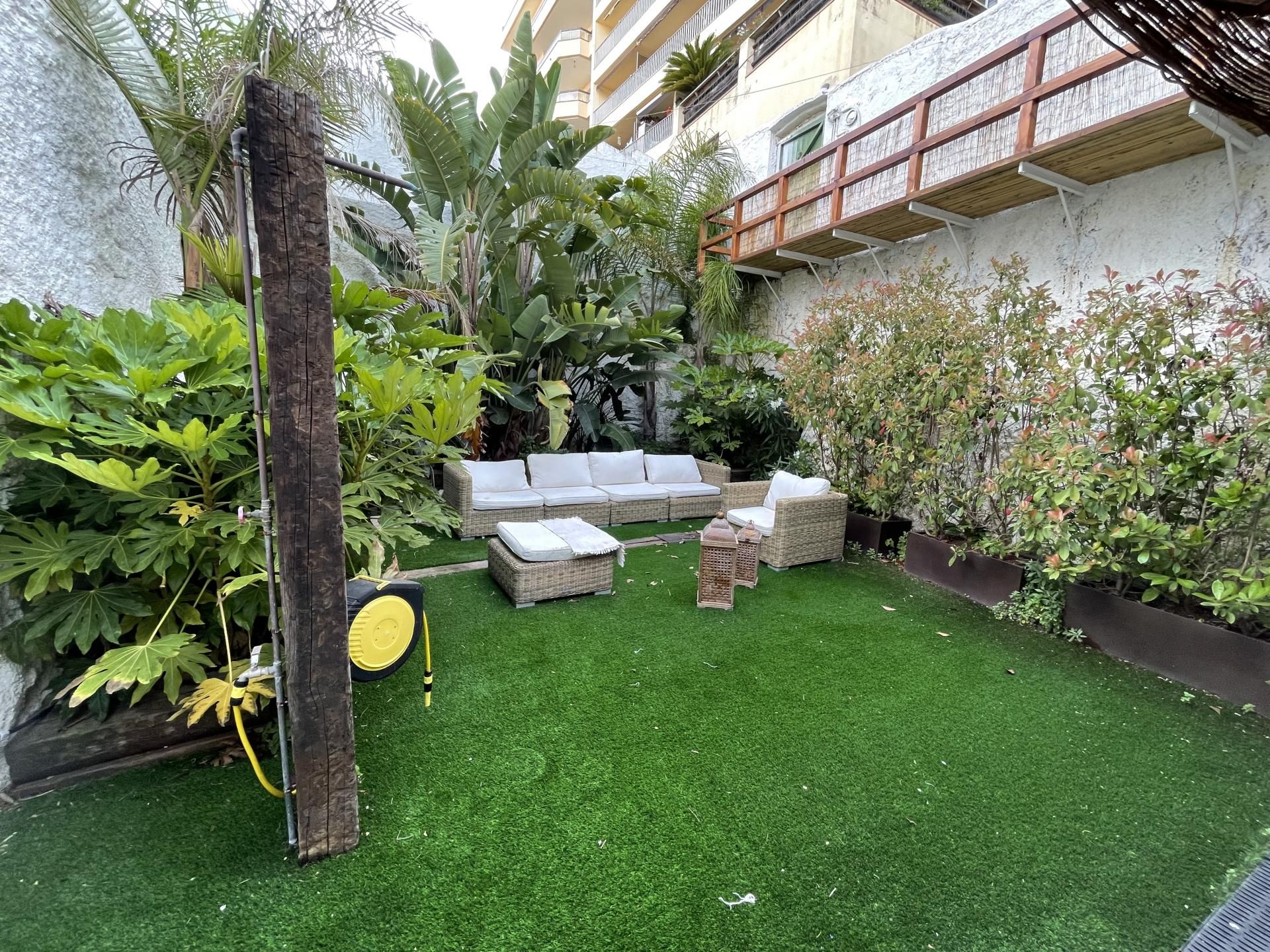 Single-family semi-detached to rent in Centre