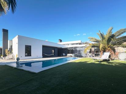 Piscina de Casa o xalet en venda en Casarrubios del Monte amb Aire condicionat, Calefacció i Jardí privat