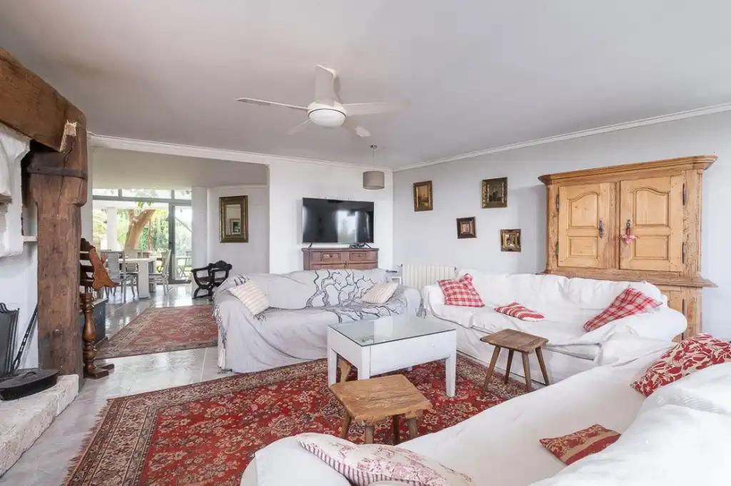 Living room of Country homes for sale in Alcúdia  with Air Conditioner, Heating and Private garden