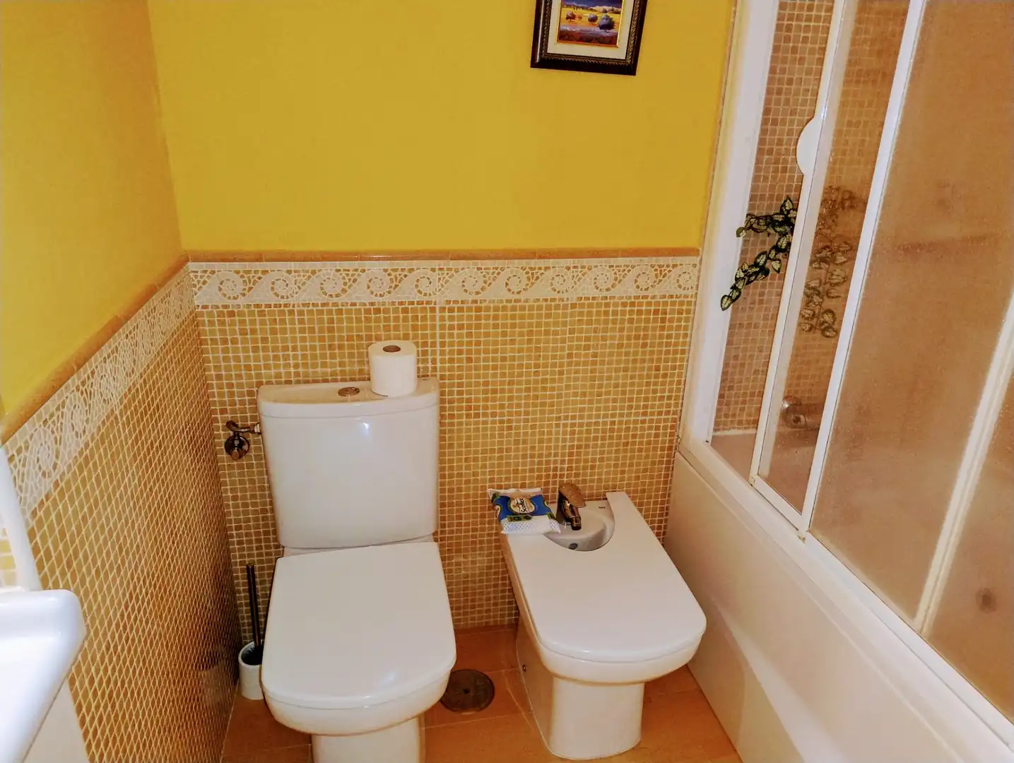 Bathroom of Flat for rent in Santiago de Compostela   with Heating, Furnished and Oven