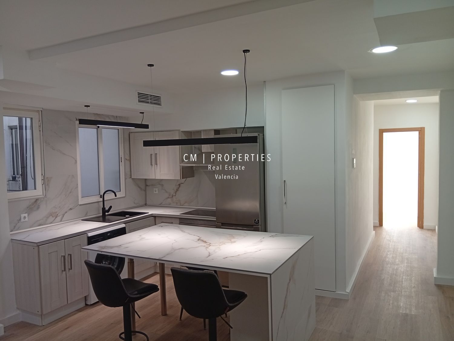 Kitchen of Flat for sale in  Valencia Capital  with Air Conditioner, Heating and Terrace