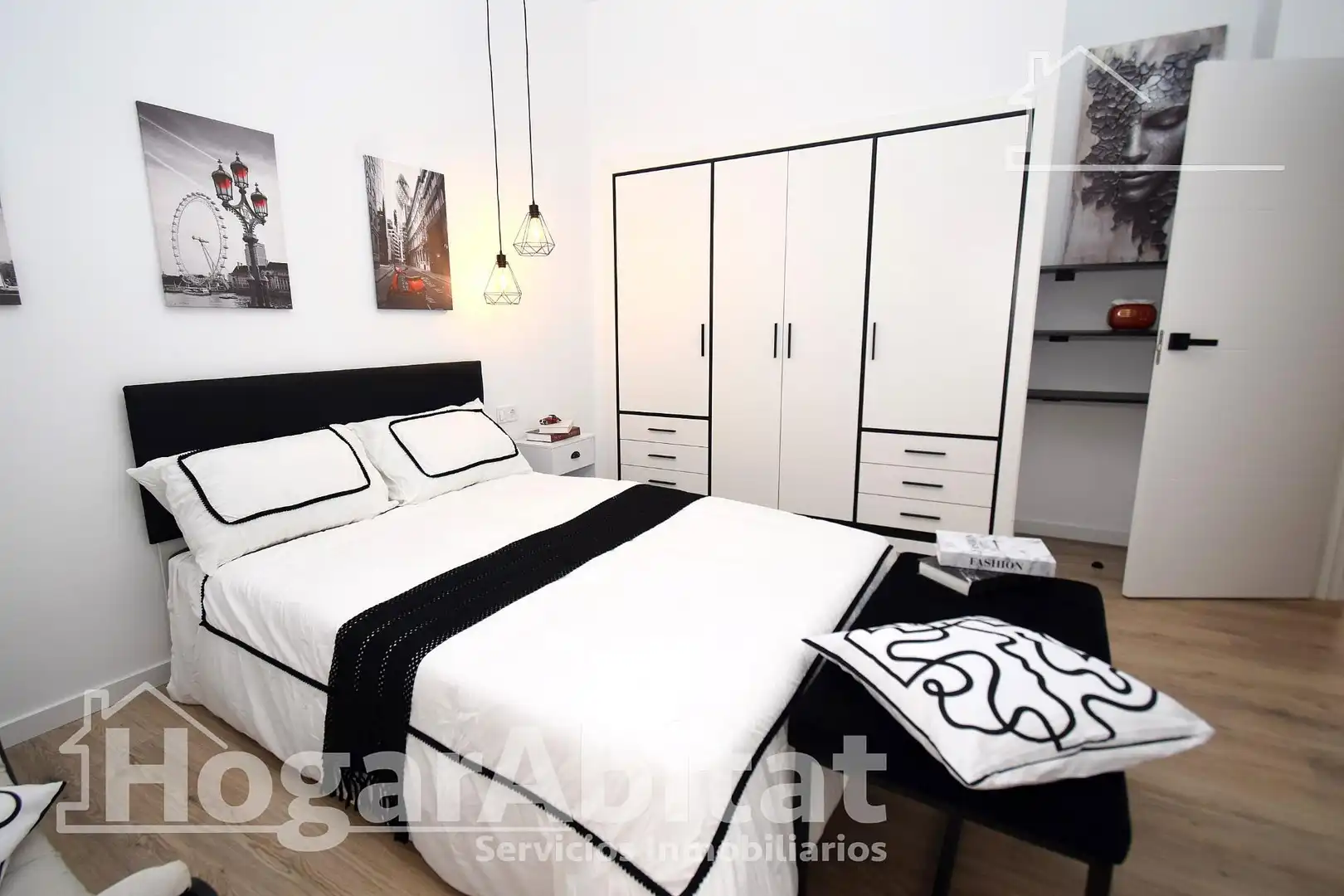 Bedroom of Attic for sale in Picassent  with Parquet flooring, Terrace and Furnished