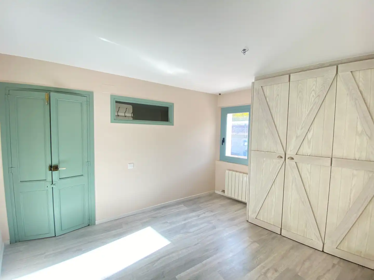 Dormitori de Casa adosada en venda en Corbera de Llobregat amb Calefacció, Parquet i Terrassa
