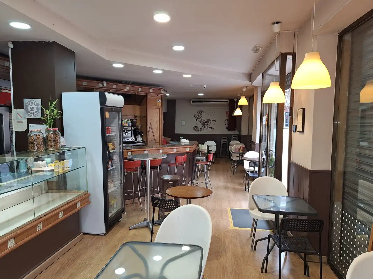Business premises for transfer in Sants - Montjuïc, imagen 16