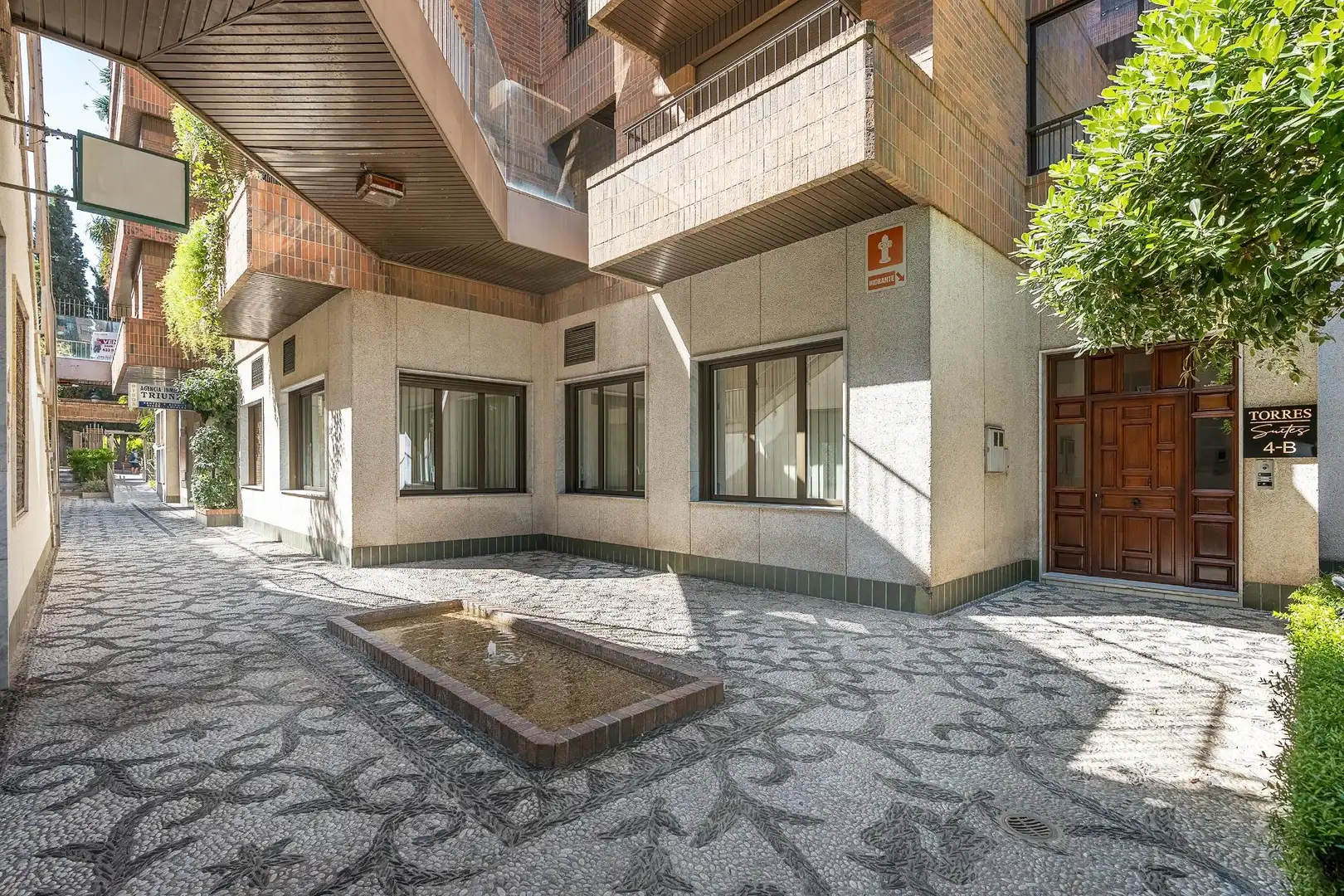Exterior view of Ground floor for sale in Granada  with Air Conditioner, Private garden and Furnished
