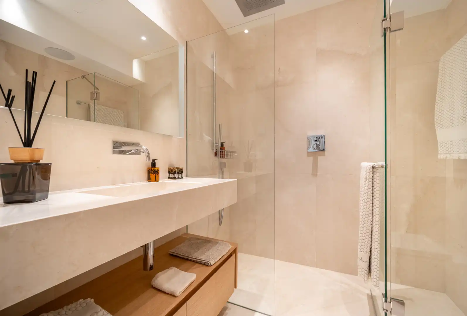 Baño de Apartamento en venta en Benahavís con Aire acondicionado, Terraza y Trastero