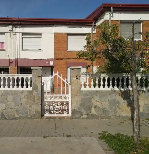 Casa adosada en venda a C/ Can Polit, Can Roqueta