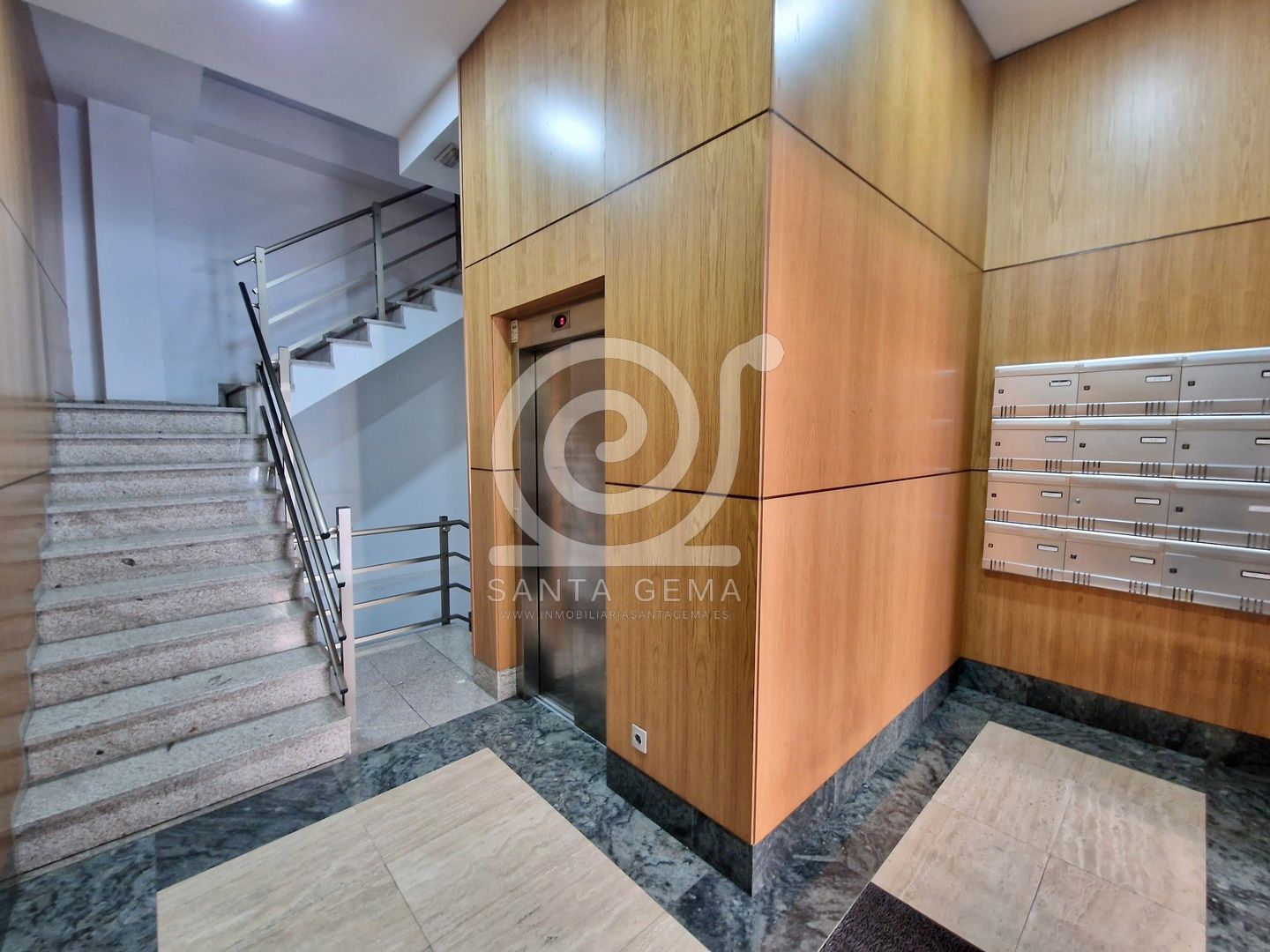 Apartament en venda a Avenida de Oza, Cuatro Caminos - Plaza de la Cubela
