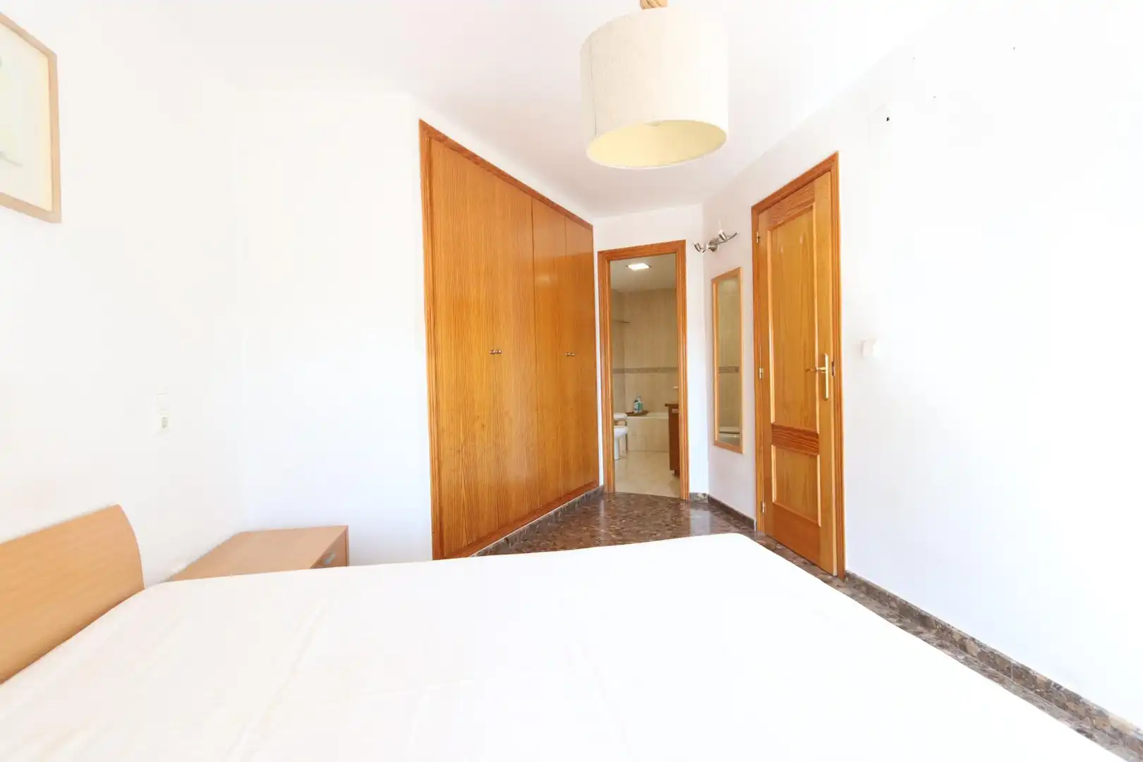 Habitación de Ático en venta en La Pobla de Vallbona con Calefacción, Terraza y Trastero