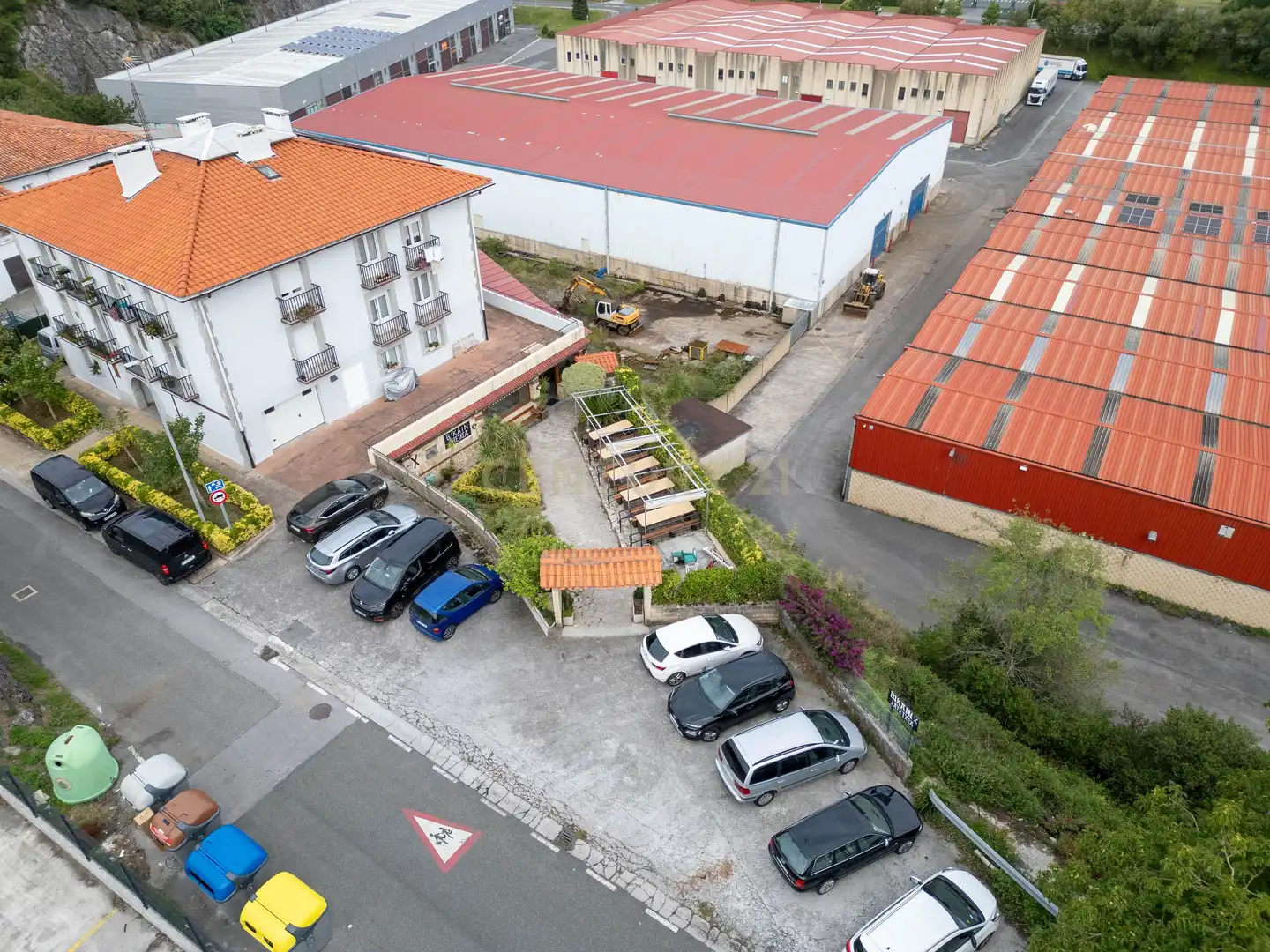 Parking of Commercial properties for sale in Deba  with Air Conditioner