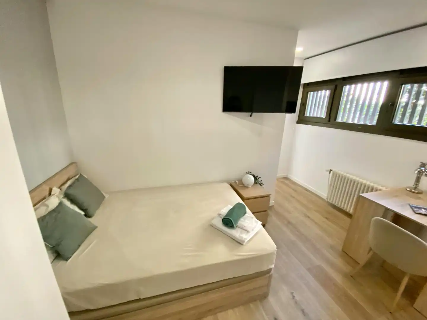 Schlafzimmer von Wohnung zur Miete in Madrid mit Klimaanlage, Heizung und Privatgarten