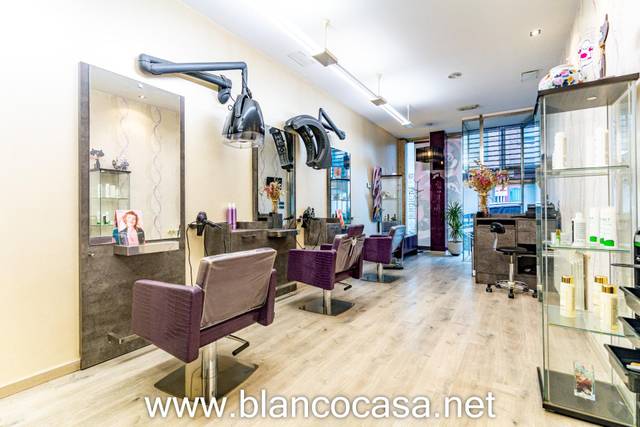 Local comercial en Alquiler en Carballo