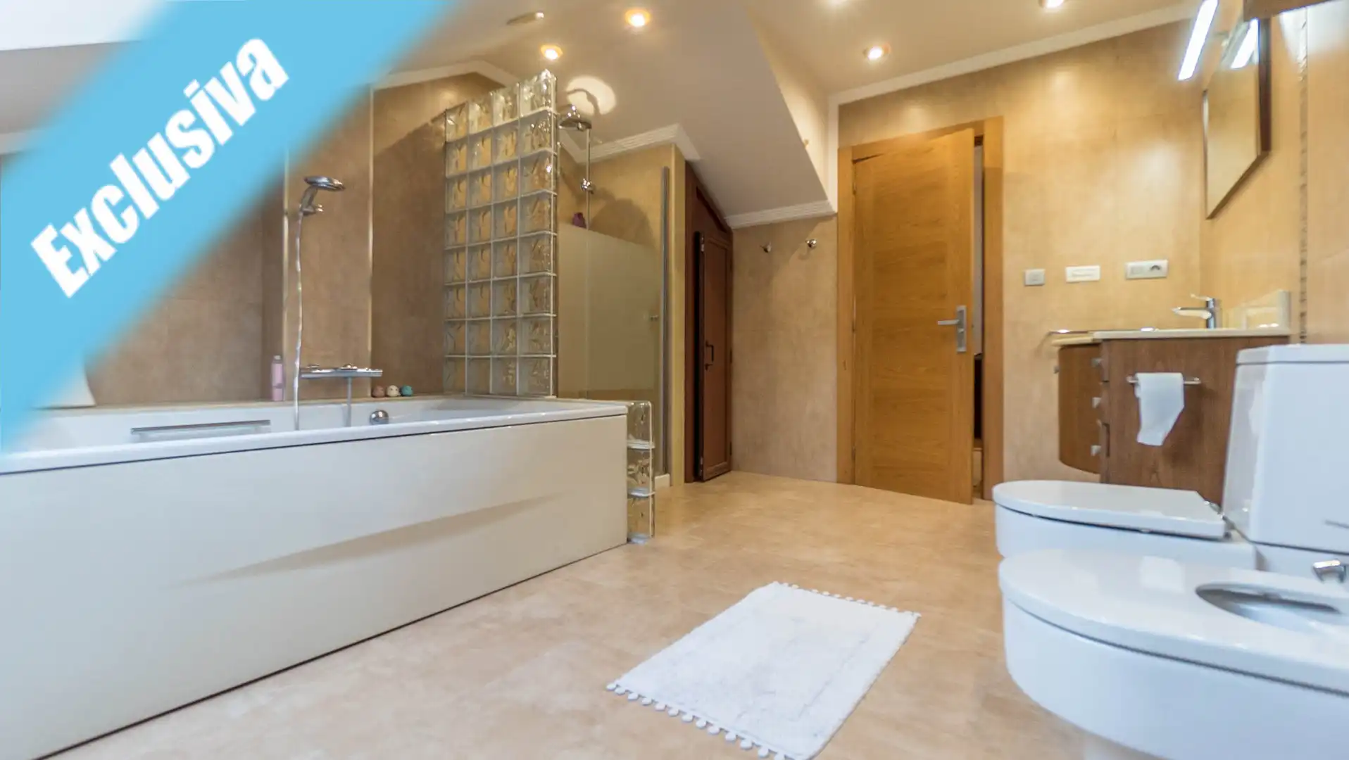 Bathroom of Houses for sale in Bárcena de Cicero  with Air Conditioner, Heating and Private garden