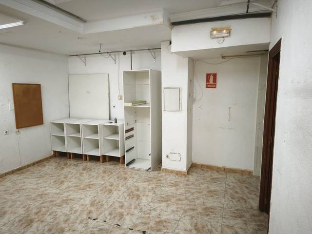 Local comercial en Alquiler en Calle Joaquín Verdugo Landi en Carranque - Haza Cuevas