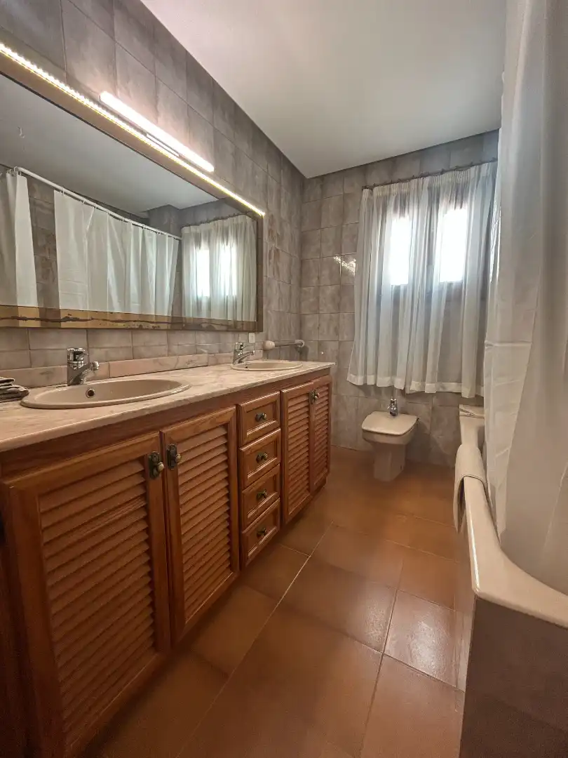 Habitación en Avinguda Santa Catalina Thomàs, Muro