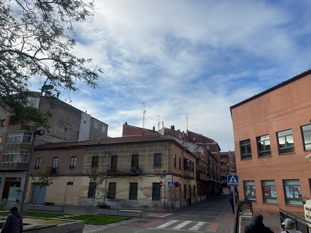 Exterior view of Building for sale in Medina del Campo
