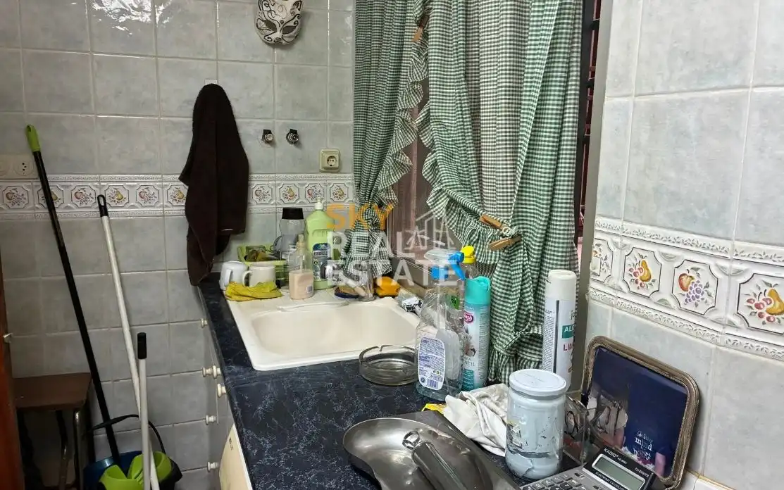 Kitchen of Flat for sale in Silla  with Air Conditioner and Balcony