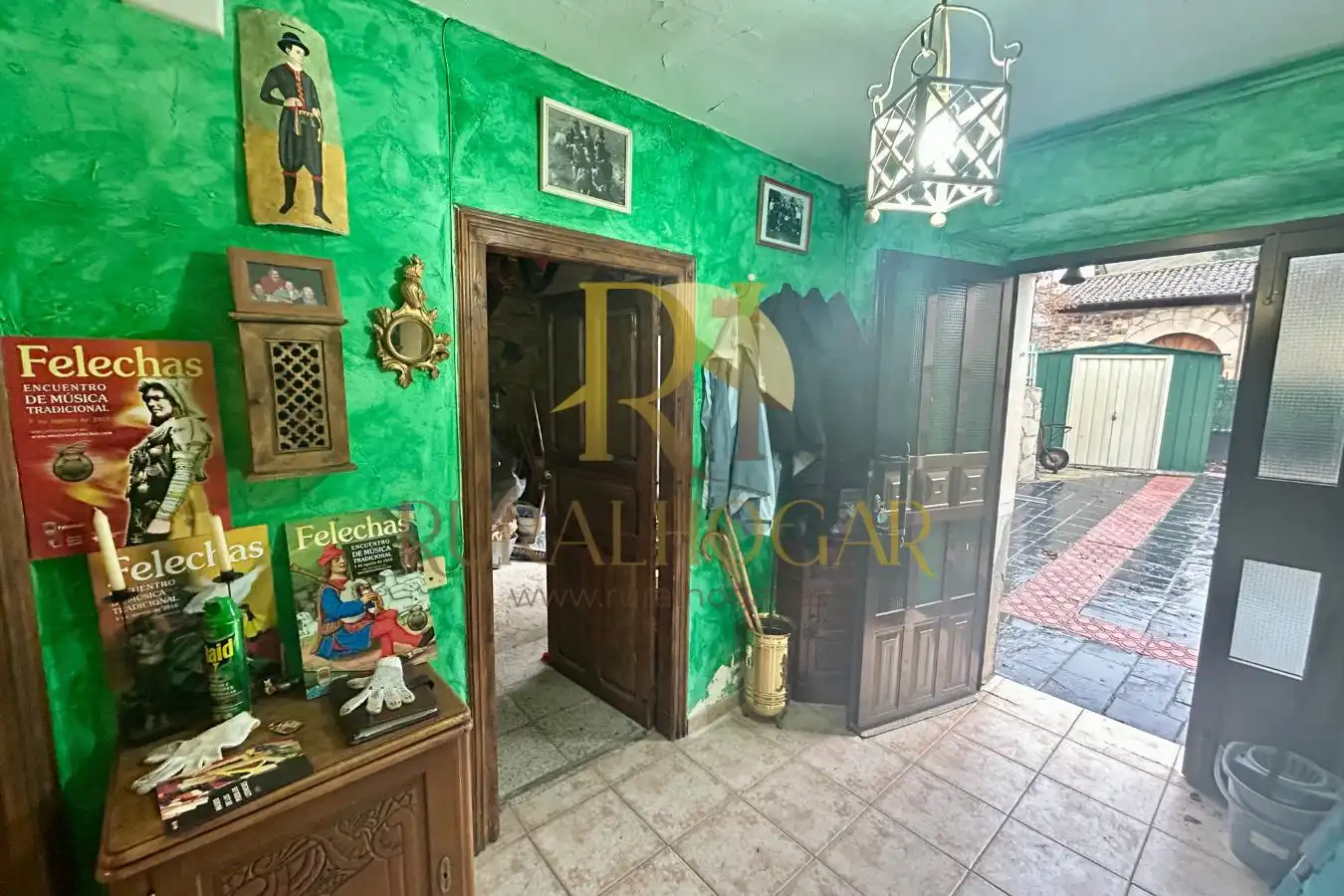 Detached homes for sale in Boñar