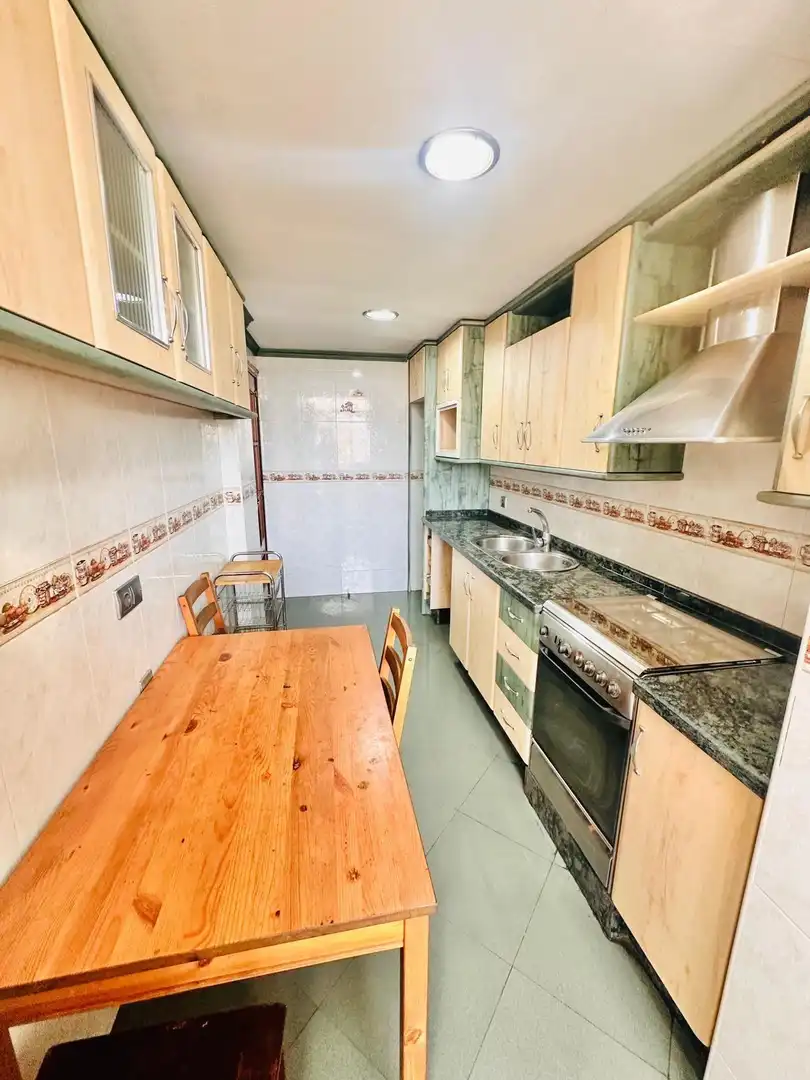 Piso en venta en Calle MONTSERRAT ROIG, Martiricos - La Roca - La Rosaleda