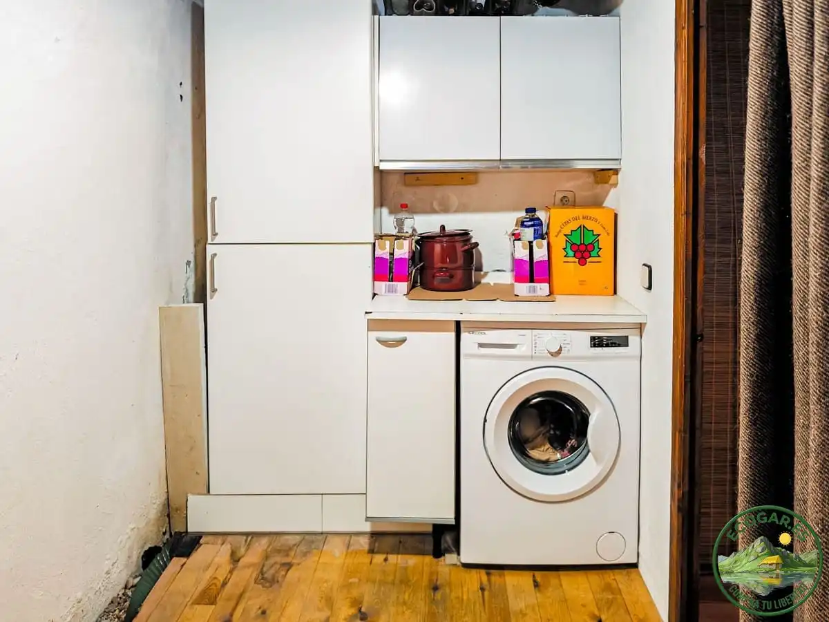 Cuina de Casa o xalet en venda en Ponferrada amb Calefacció, Jardí privat i Parquet