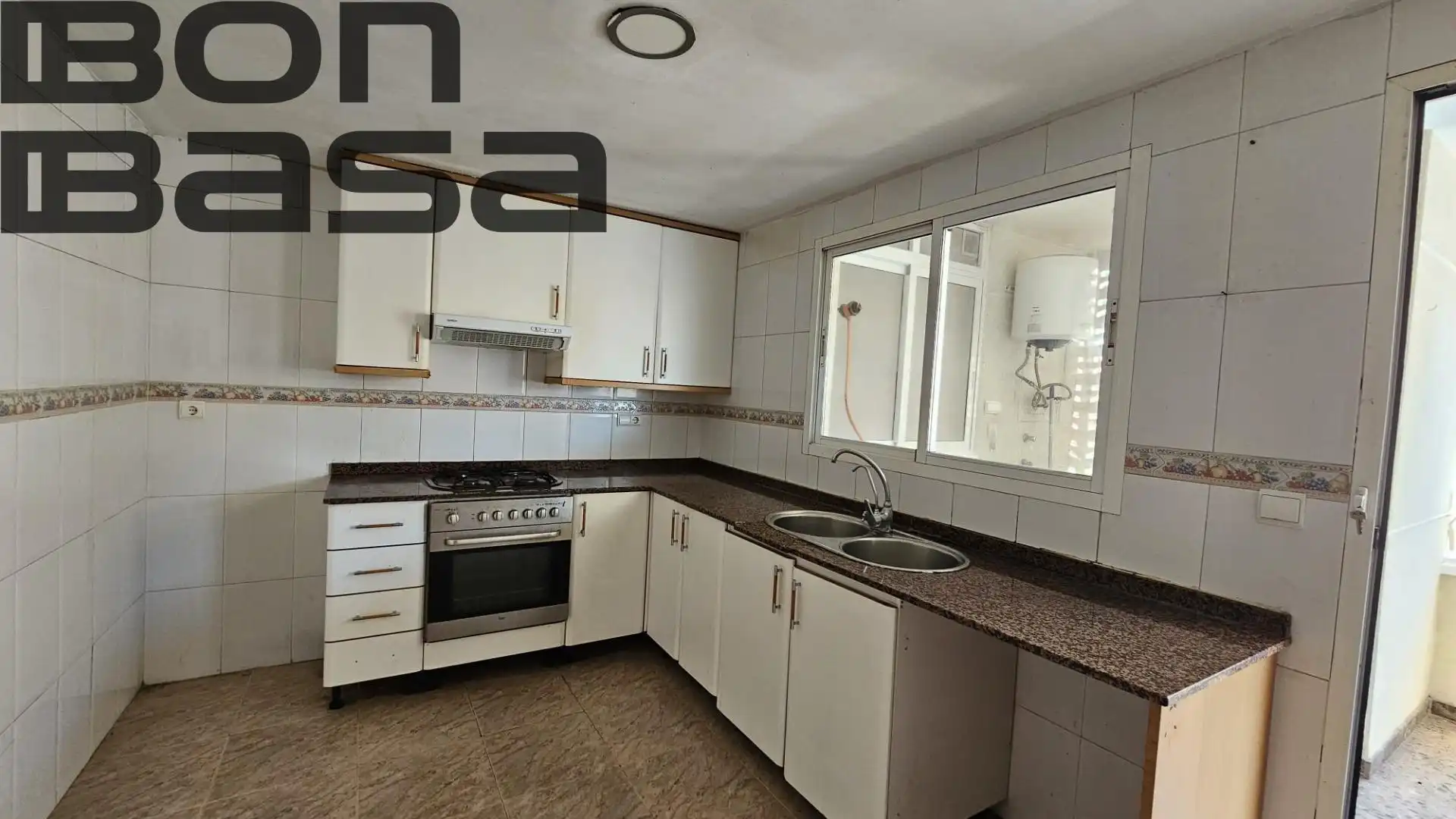 Cocina de Piso en venta en Alicante / Alacant con Aire acondicionado, Jardín privado y Balcón