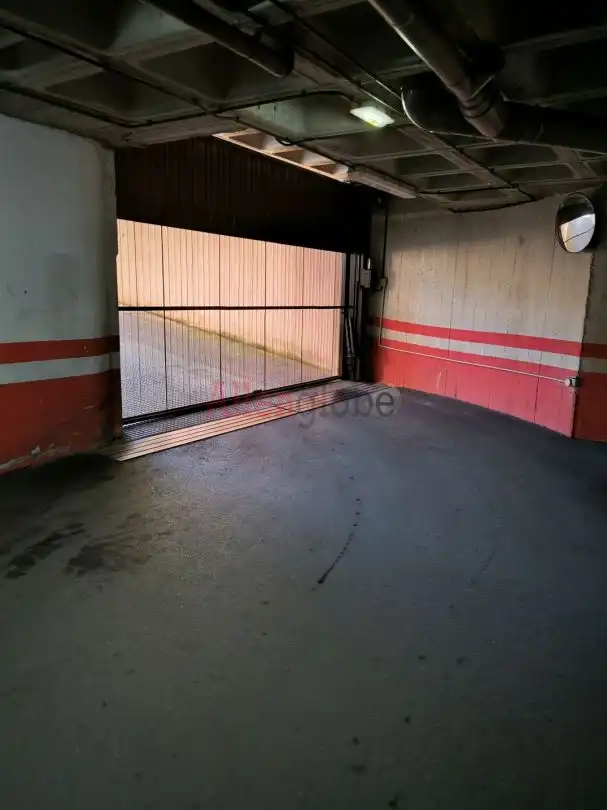 Aparcament de Garatge en venda en Oviedo 