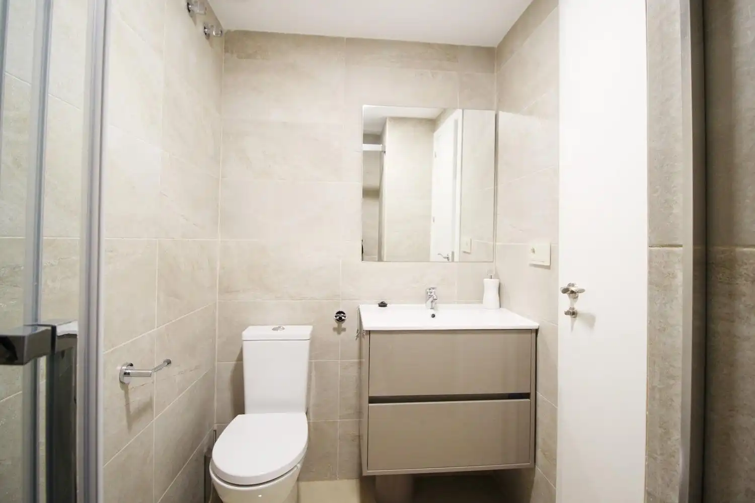 Badezimmer von Wohnungen zum Verkauf in Oropesa del Mar / Orpesa mit Klimaanlage, Privatgarten und Terrasse