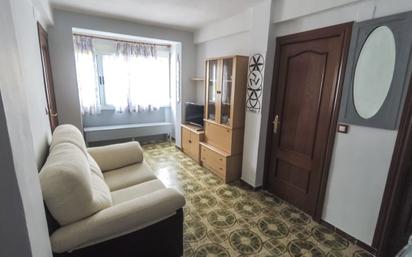 Living room of Flat for sale in  Granada Capital