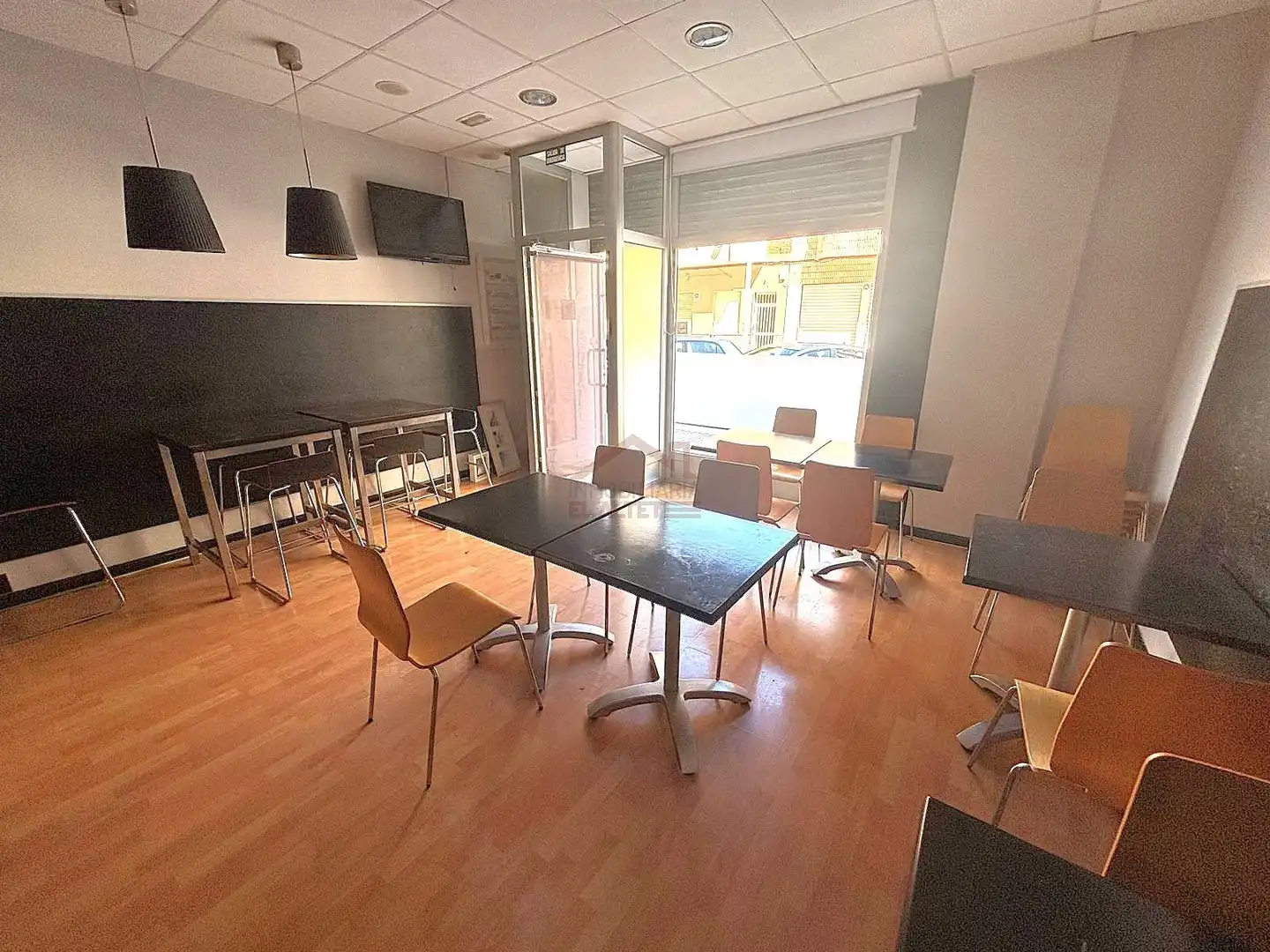 Local de alquiler en Elche / Elx con Aire acondicionado y Amueblado