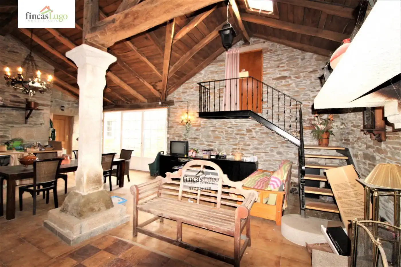 Sala de estar de Casa o chalet en venta en Lugo con Jardín privado, Terraza y Trastero