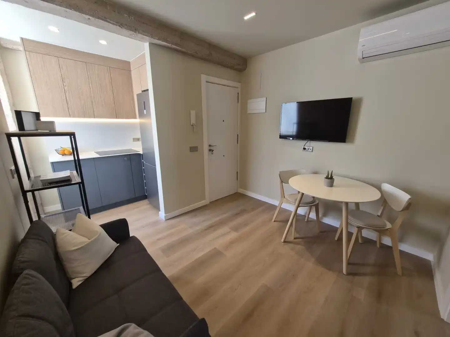 Sala d'estar de Pis de lloguer en  Valencia Capital amb Moblat, Forn i Rentadora