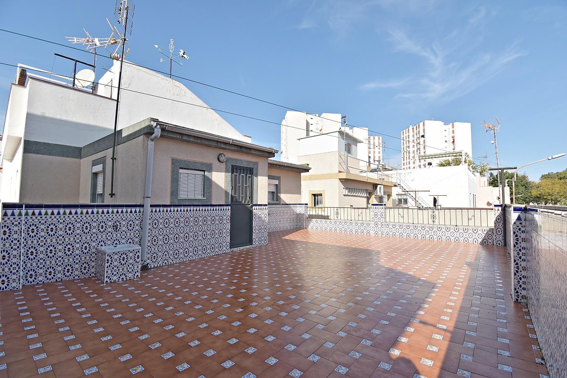Vista exterior de Casa o chalet en venta en Jerez de la Frontera con Terraza