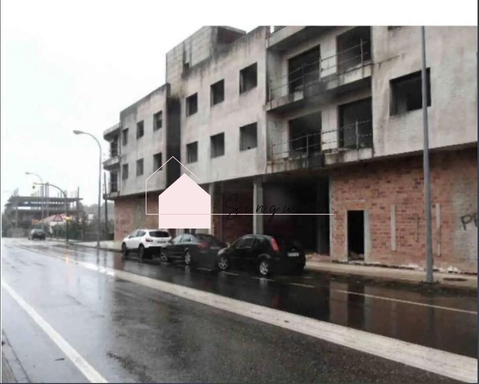 Vista exterior de Edifici en venda en Tomiño