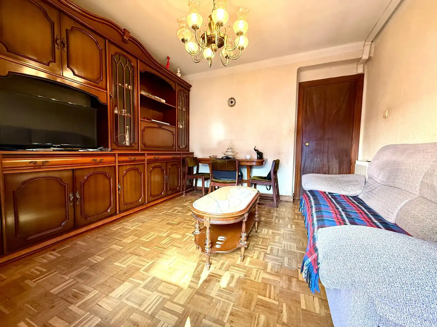 Schlafzimmer von Wohnung zum Verkauf in Madrid mit Klimaanlage und Heizung