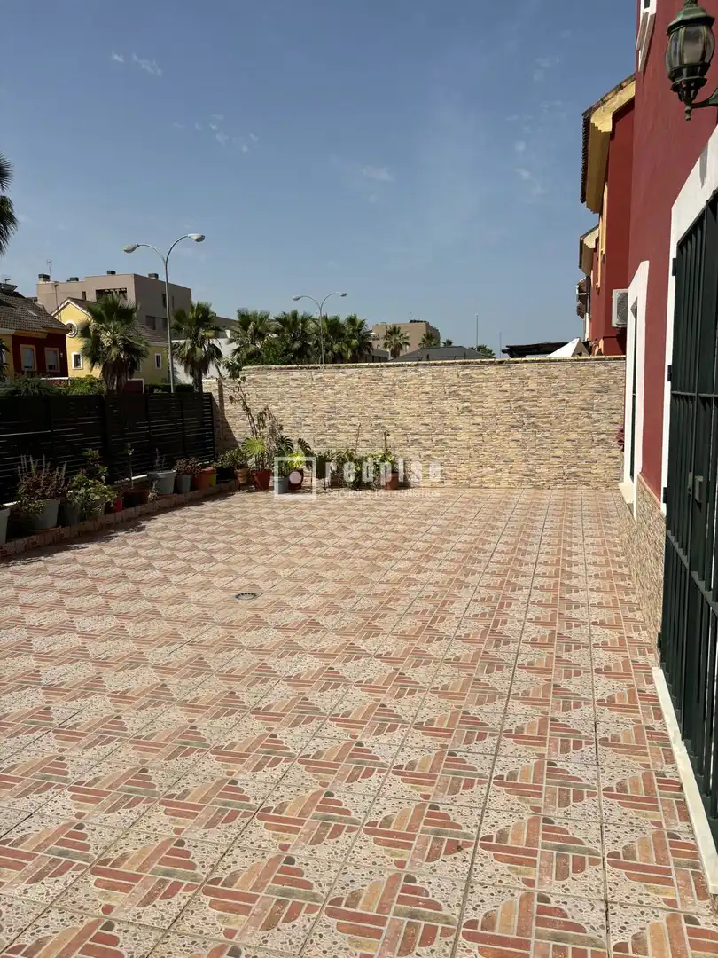 Terrace of Houses for sale in Mairena del Aljarafe  with Air Conditioner and Terrace