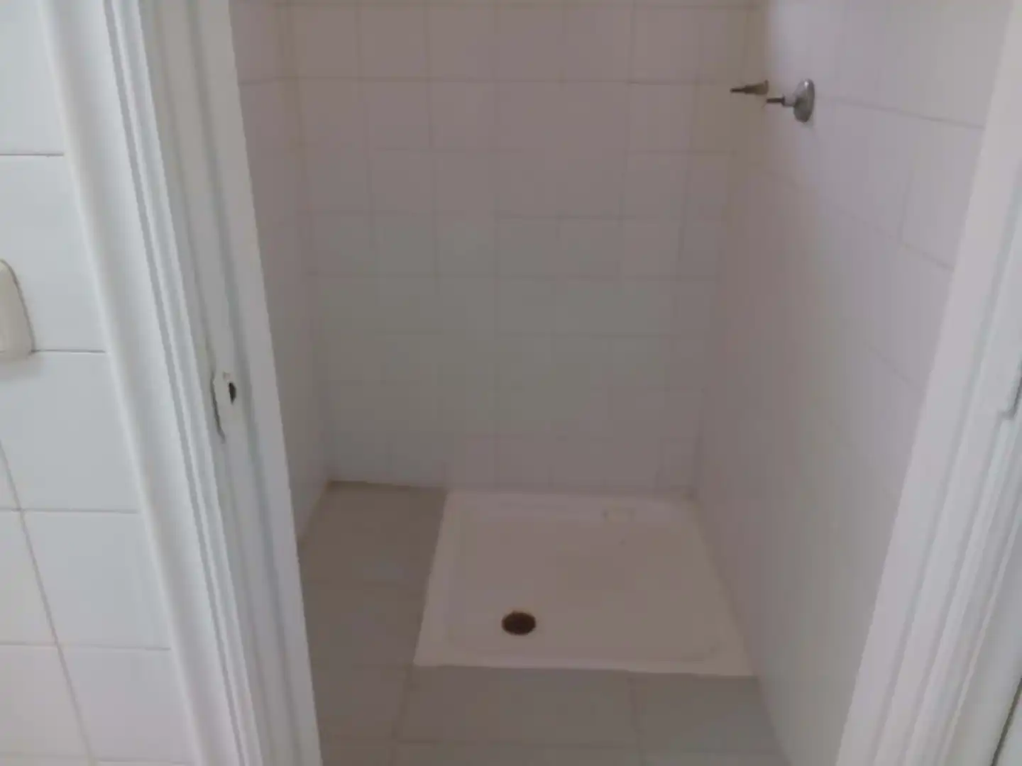 Baño de Nave industrial de alquiler en La Puebla de Arganzón 