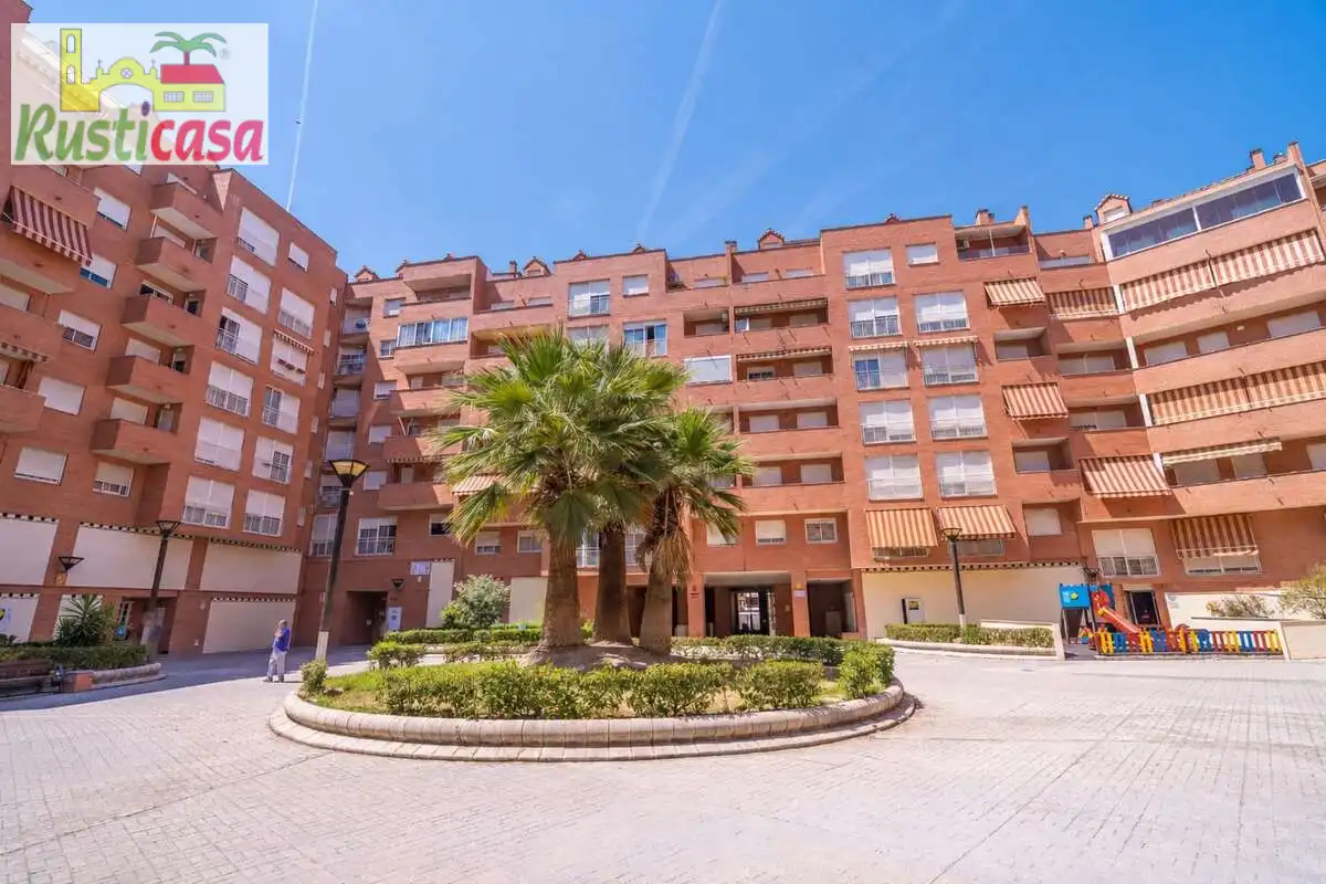 Vista exterior de Piso en venta en Linares con Aire acondicionado, Calefacción y Amueblado