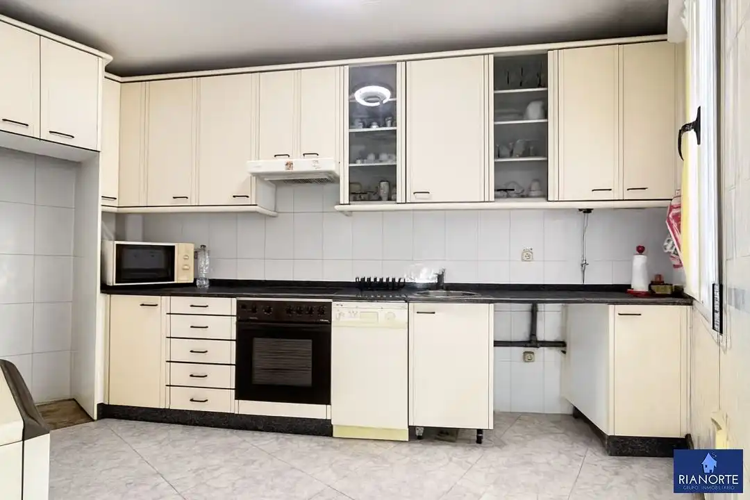 Cocina de Piso en venta en Gozón con Calefacción y Amueblado