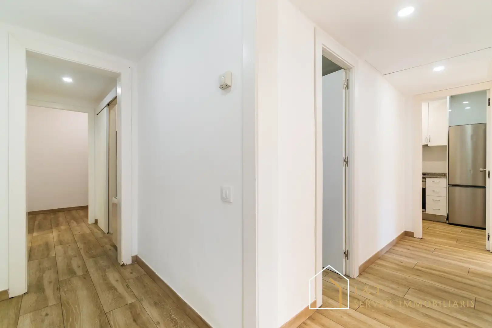 Piso en venta en Barcelona con Calefacción, Horno y Balcón