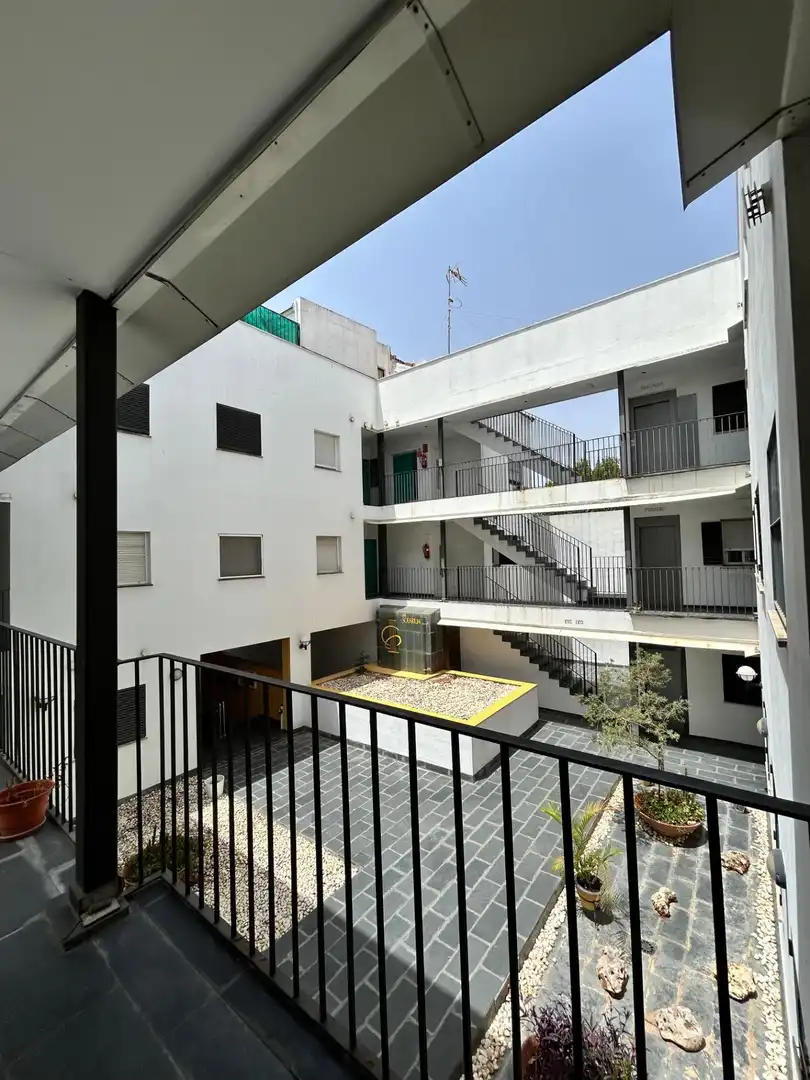 Vista exterior de Casa o chalet en venta en Dos Hermanas con Aire acondicionado, Parquet y Trastero