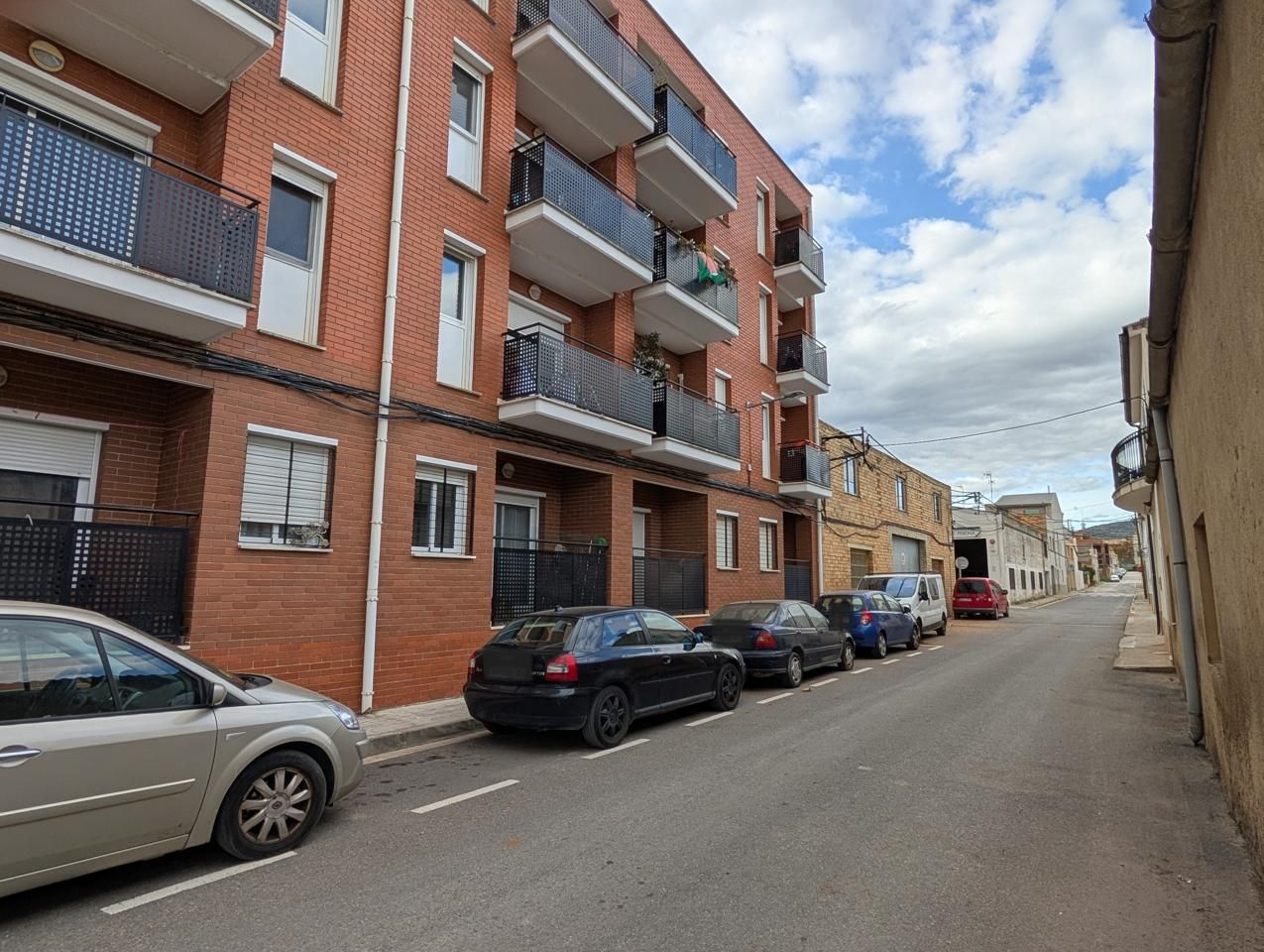 Vista exterior de Planta baixa en venda en Ulldecona amb Terrassa i Balcó